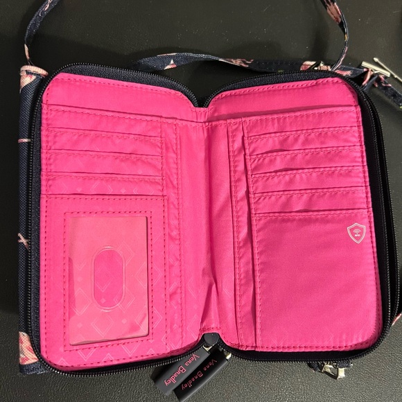 Vera Bradley Flamingo Print RIFD 3 in 1 - Crossbody Bag - Picture 3 of 4